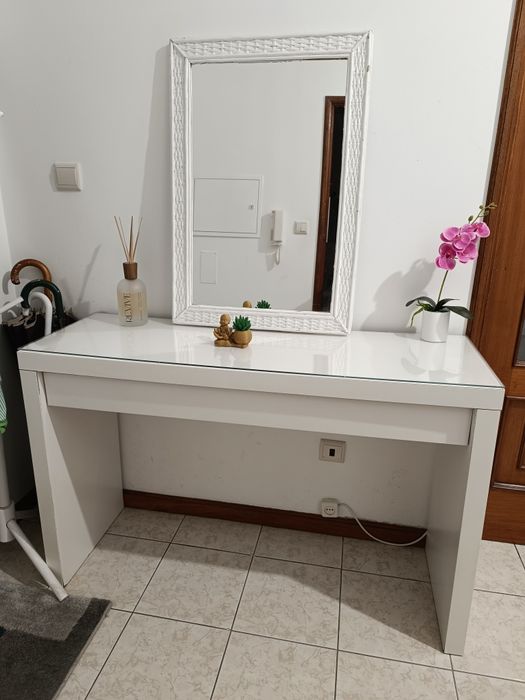 Toucador ou móvel para entrada