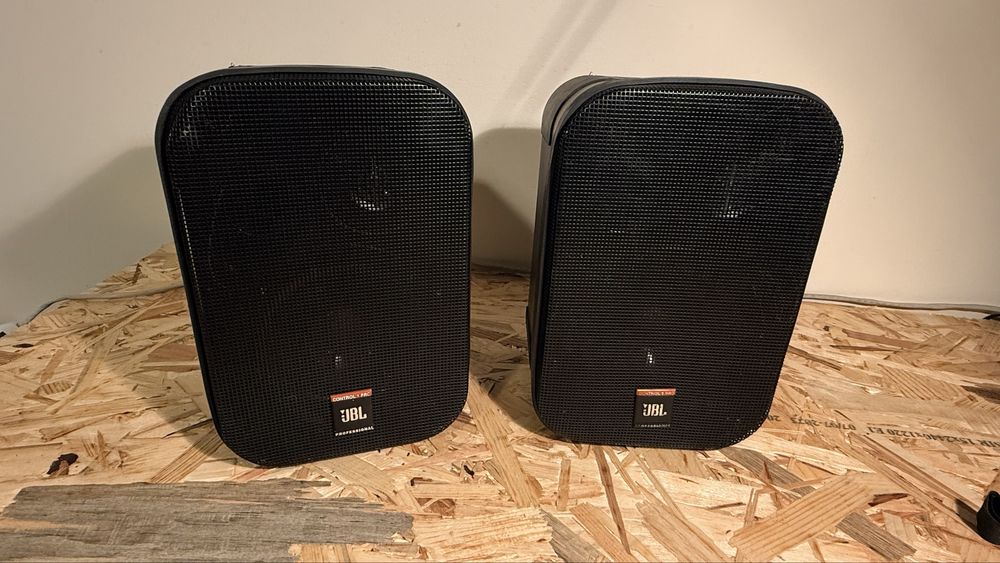 JBL Control 1 Pro – Par de colunas profissionais