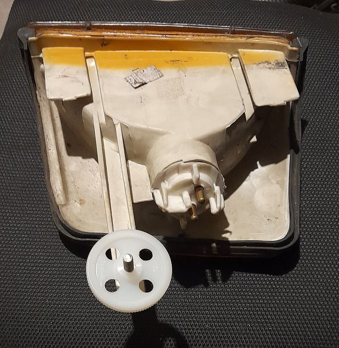 Farolim pisca  pisca