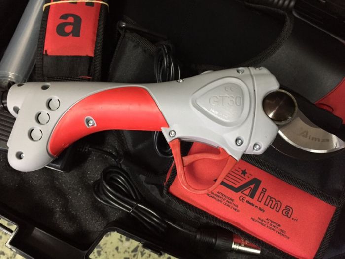 Tesoura de poda elétrica italiana