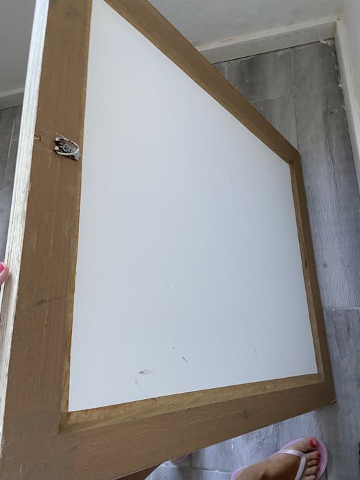Vários artigos, puff, mesa cabeceira, espelho, quadro