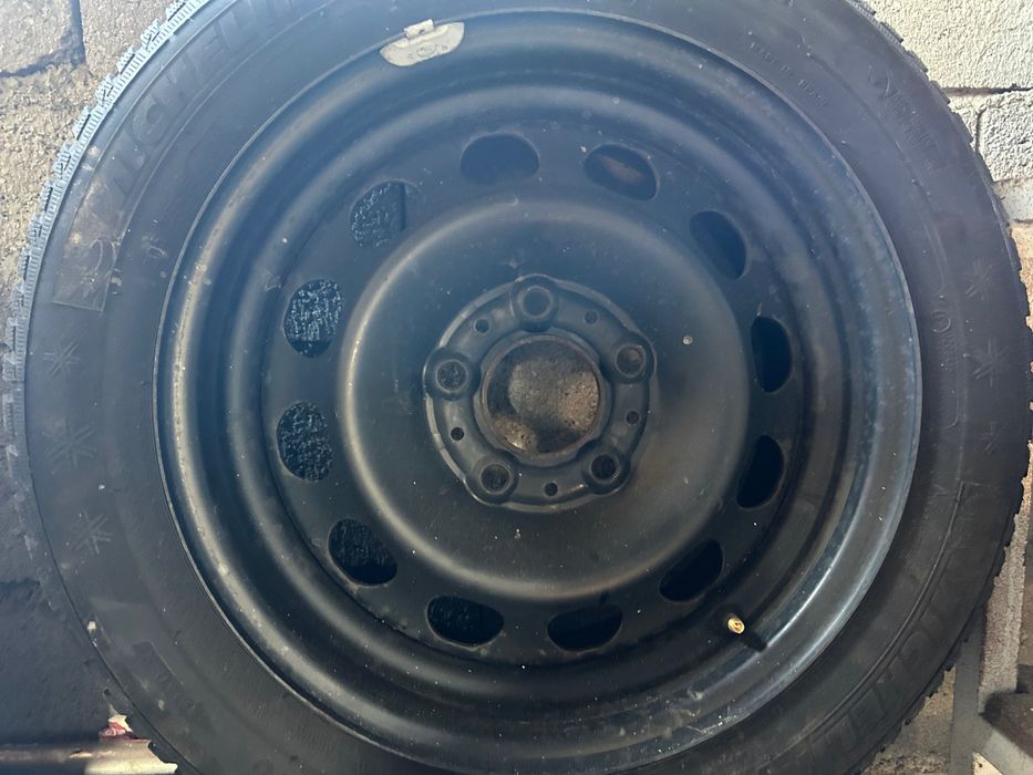 Jantes ferro Bmw 5x100 R16 com pneus 205/55