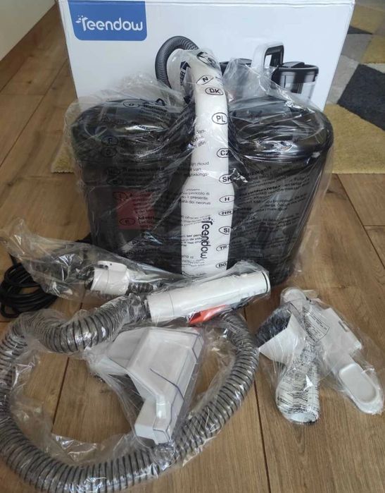 Aspirador de carpetes portátil 

Equipado com um potente motor de 500W