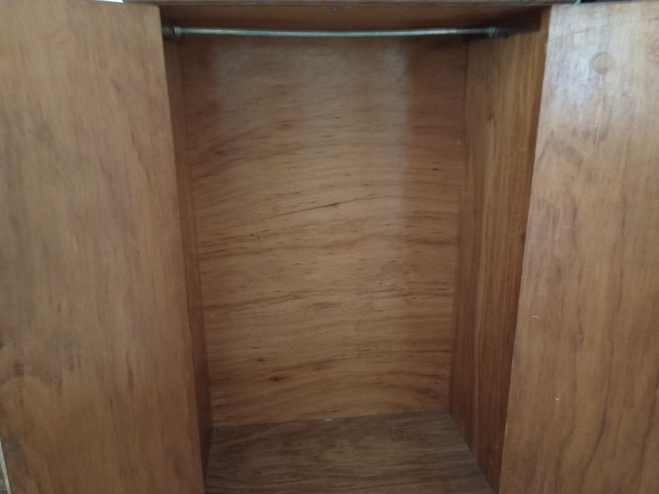 Móveis antigos para venda