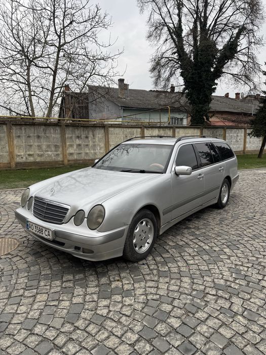 Mercedes-Benz E-Class (W210) універсал, 2001 рік