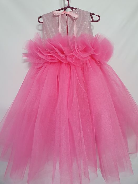 Сукня квітка розовое Барби на 5 лет пышное с бантом блестящее нарядное