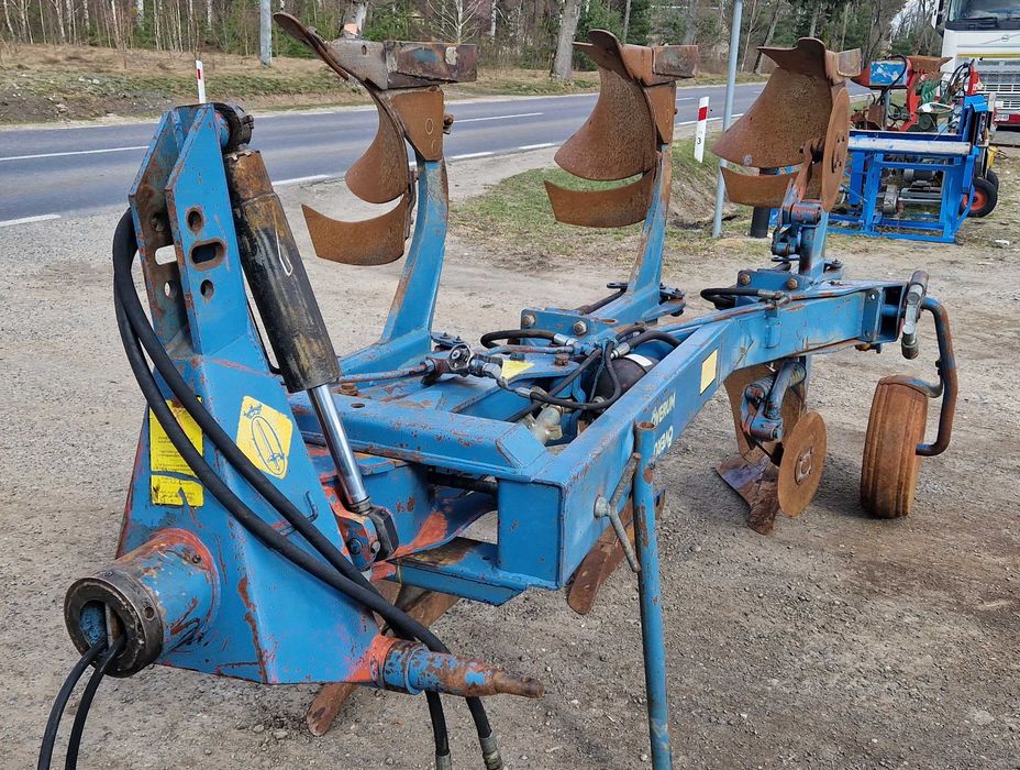 pług overum CV 3 skibowy obrotowy
