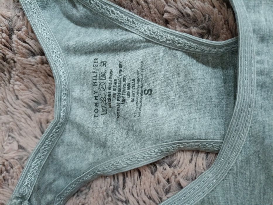 Tommy Hilfiger s
