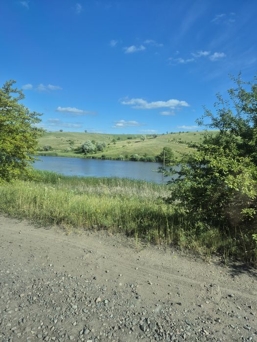 Продам 27сот Каменка,крайній від лісу з власним озером.