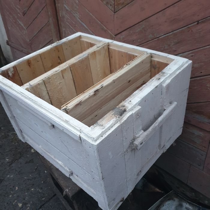 Продам нові вулики "Лежаки" 8 штук з натурального дерева.