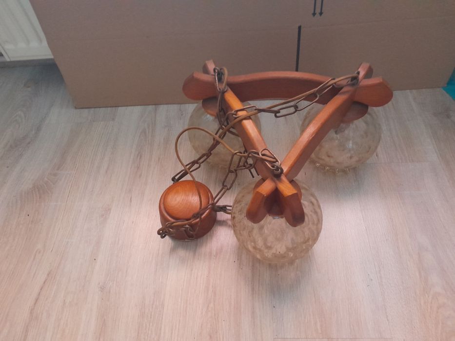 Lampa sufitowa żyrandol.