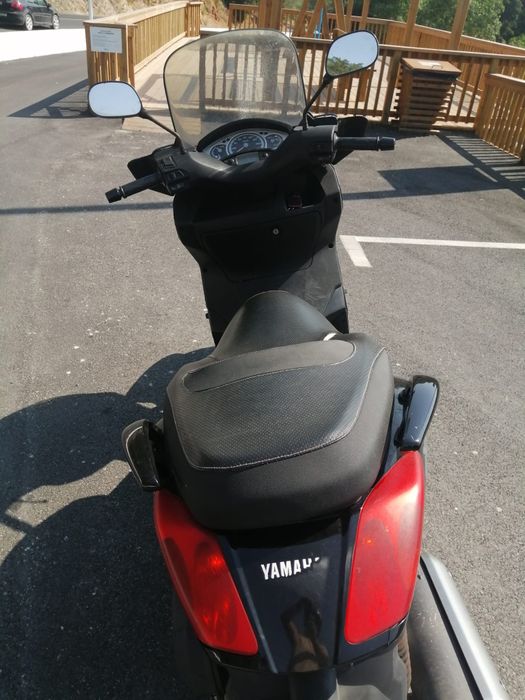 Yamaha Xmax 250 com avaria motor