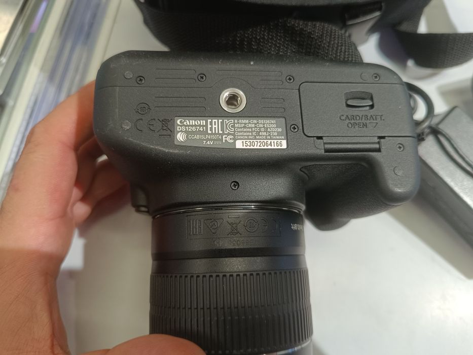 Aparat Canon d2000 zadbany