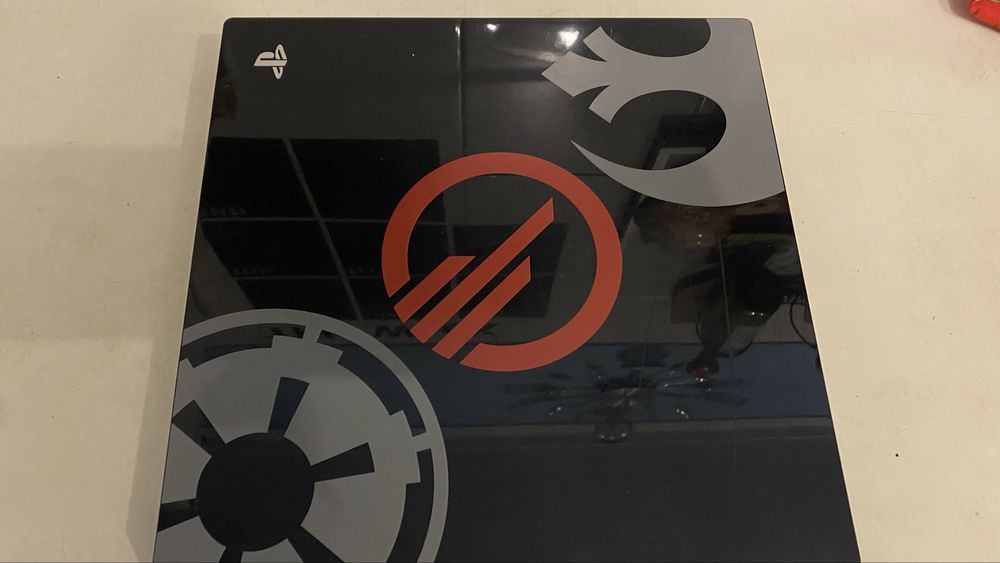 PS4 Pro 1Tb edição especial STAR WARS