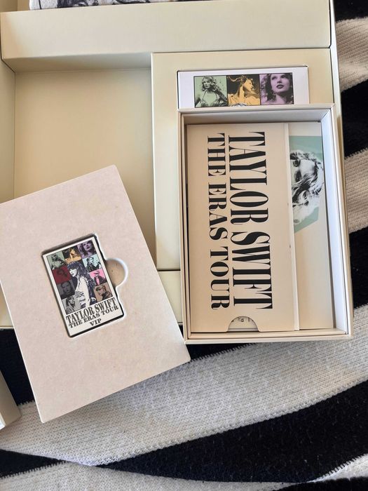 Taylor Swift - Merchandise Completo
