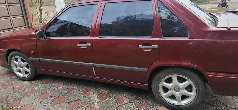 автомобиль Вольво