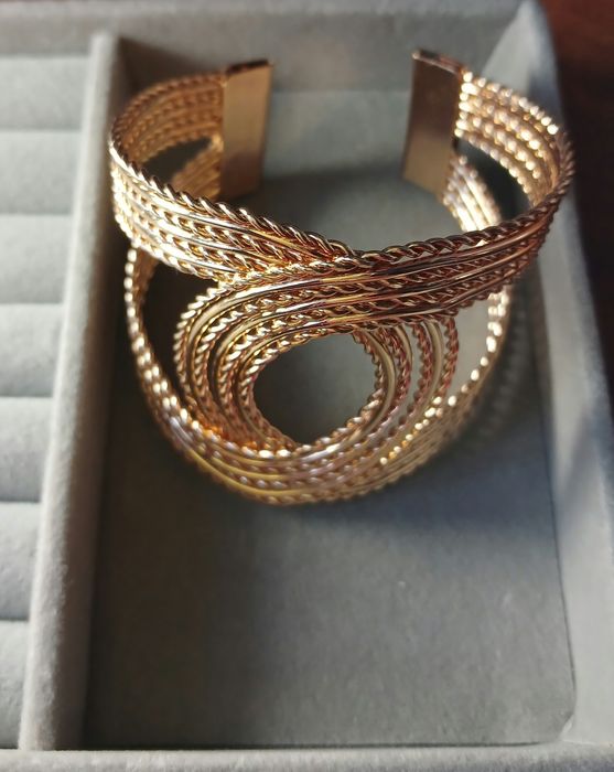 Каркасный браслет