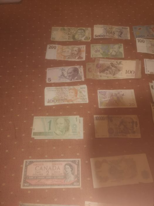 Moedas e notas de coleção