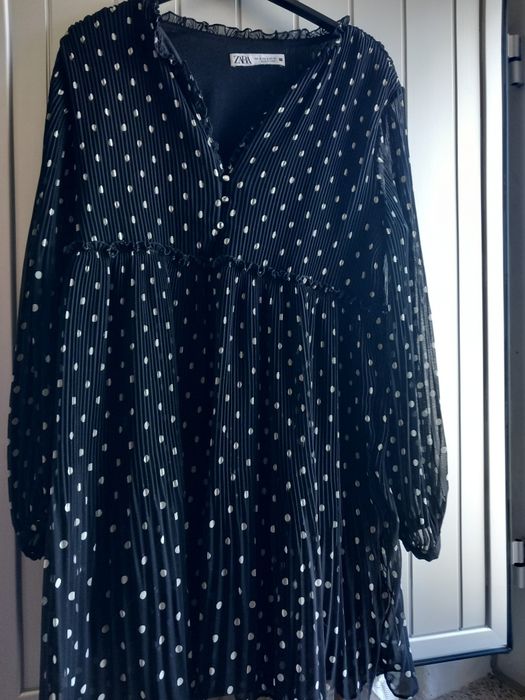 Varios vestidos como novos