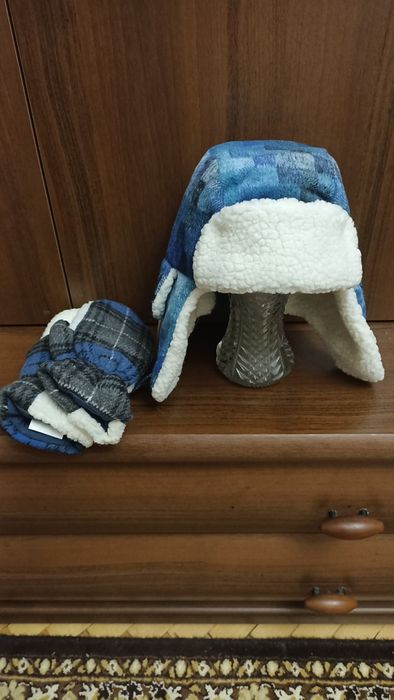 Зимняя шапка детская с варешками разм. 46