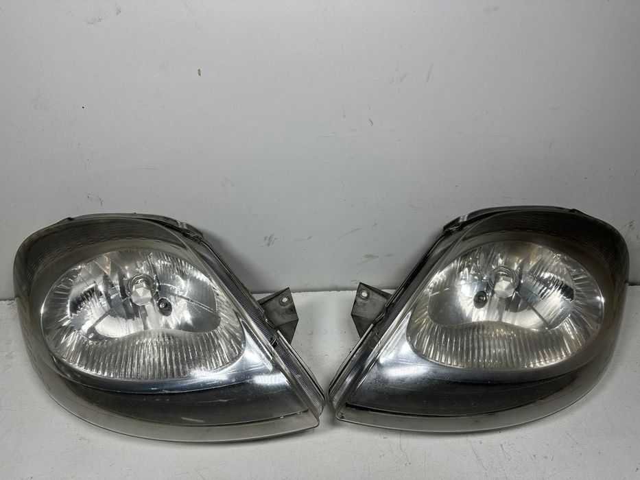 Lampa przód przednia lewa prawa europa Trafic Vivaro cena za 1 st