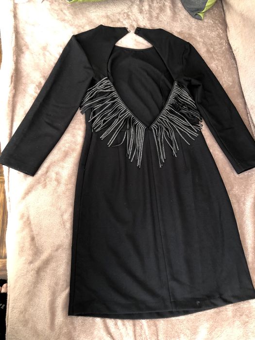 Сукня з відкритою спинкою