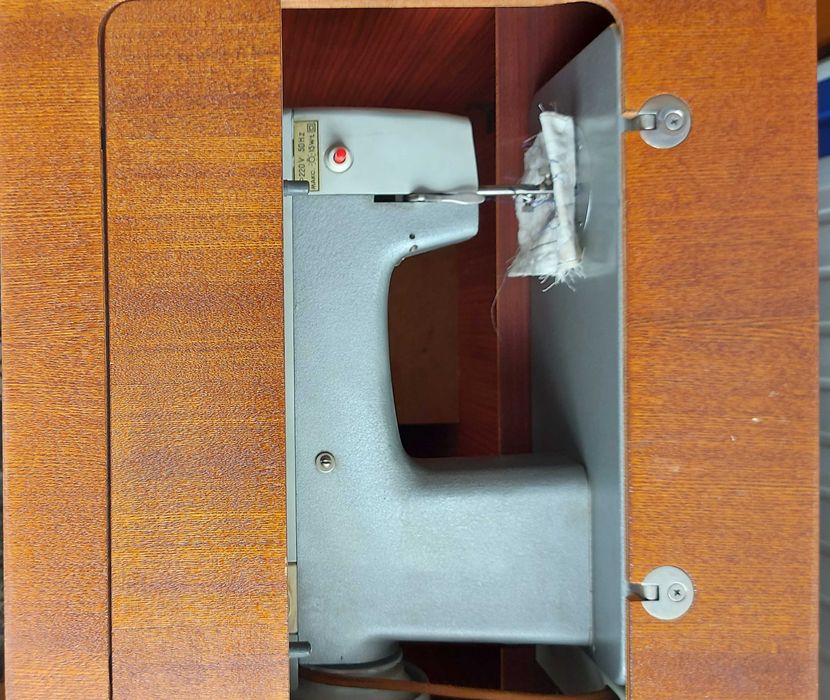 Швейная машина Чайка 142 - М