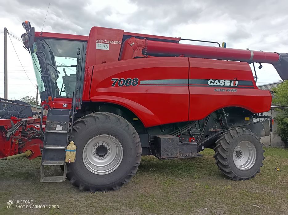 Продам комбайн Кейс 7088