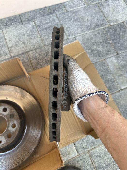 Гальмівні диски passat b6 b7 cc audi golf jetta