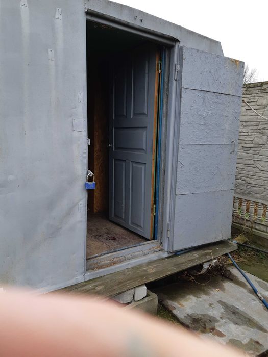 Дом,металевий,утеплений.