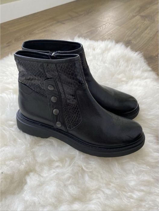 Класні шкіряні черевики Geox