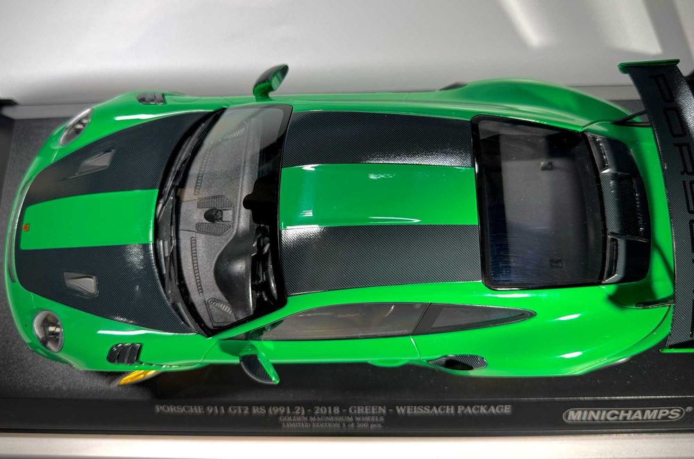 1:18 Porsche 911 991.2 GT2 RS 2018 Weissach Package Green [MINICHAMPS]