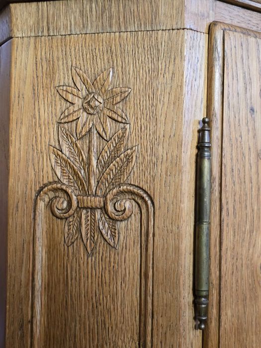 Sprzedam piękną dębowy kredens