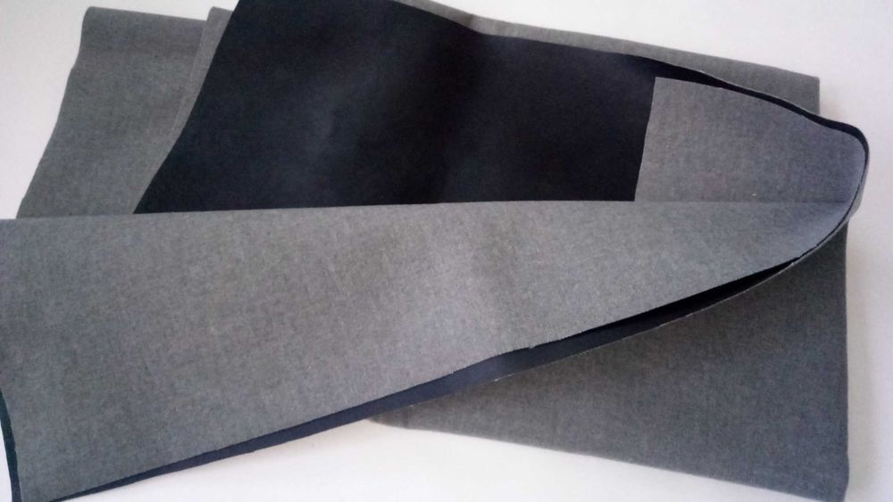 Кожзам, заменитель кожи черного цвета 111 х 66 см