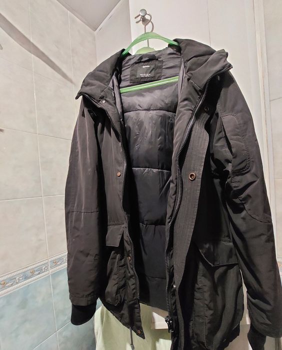 Утепленная черная куртка Bershka 50-52р