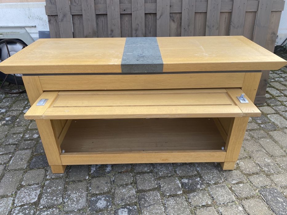 Sprzedam drewniana komodę-szafkę