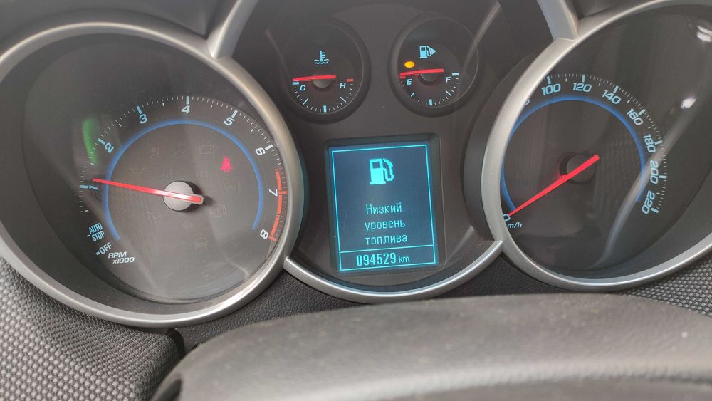 Продам власний Chevrolet Cruze у дуже хорошому стані.