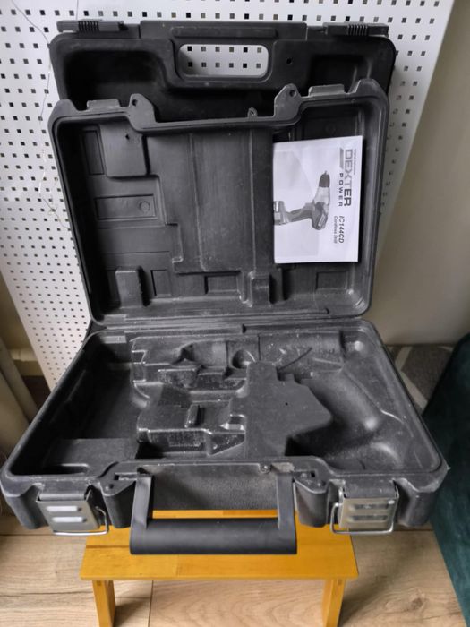 Walizka - skrzynka, wkrętarki cena za 2 szt