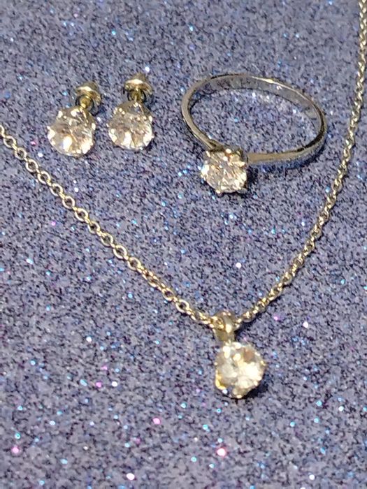 Комплект прикрас з фіанітами: сережки, ланцюжок, каблучка 7-9(17-19мм)