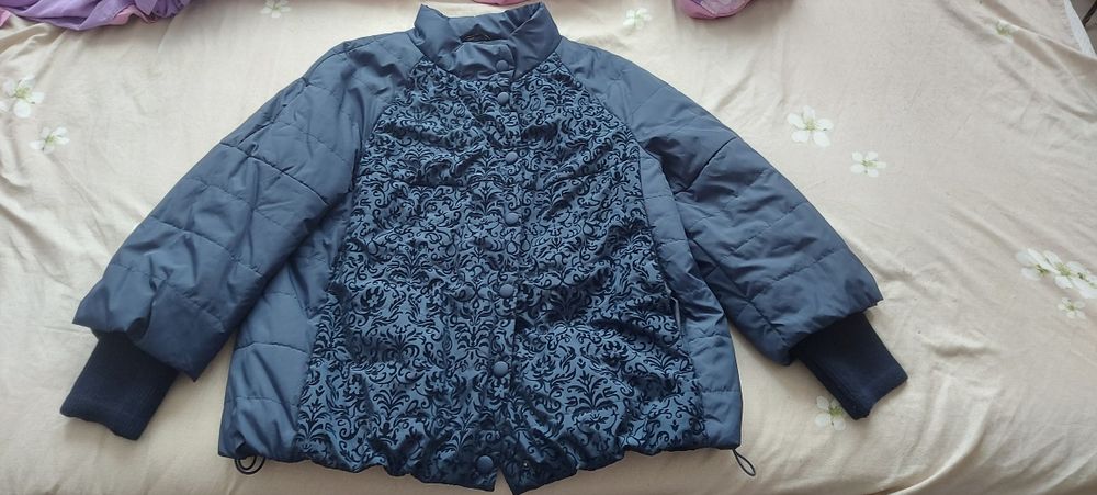 Продам осеннюю куртку