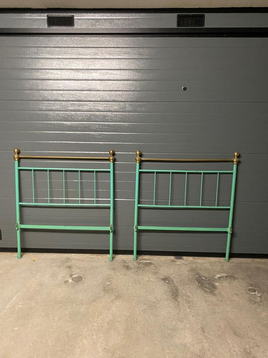 Cama de ferro antiga