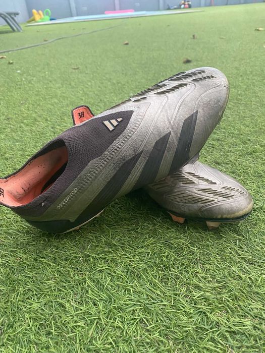 Chuteira Adidas Predator Elite