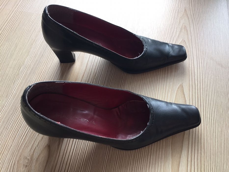 Sapatos pretos para dia a dia ou ocasiões mais solenes