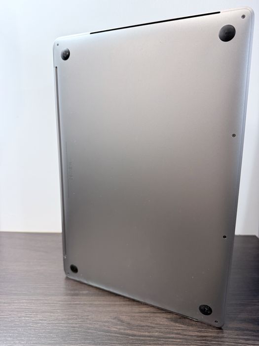 Macbook Pro 15’   SSD 500 Gb ,  intel i7(2,9GHz) ,  oзп- 16Gb