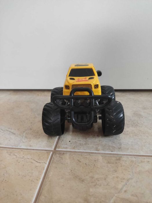 Camioneta Monster Truck 4x4 Amarela