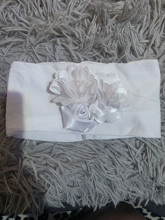 Nowa opaska dla dziewczynki.