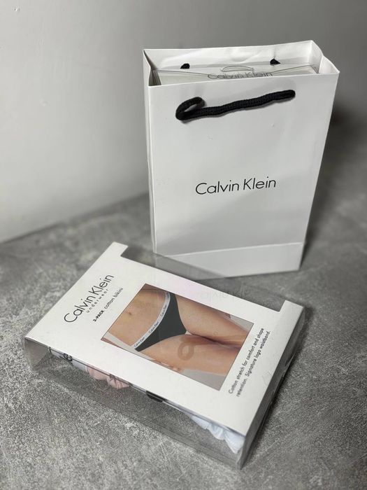Трусы женские Calvin Klein Набор трусов Calvin
Klein размер  Л