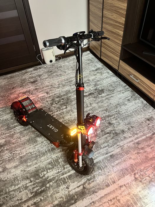 Електросамокат GIANT M11 | 1600W | 52V 26Ah | до 70 км/год | Потужний