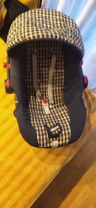 Fotelik chicco dla noworodka