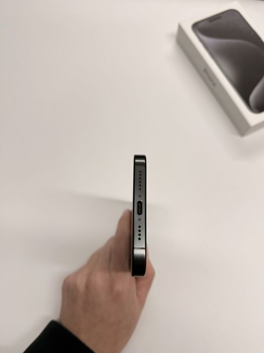 Iphone 15 pro max 256 чорного кольору